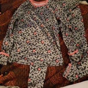 Girls cuddle dud pjs (bin1)